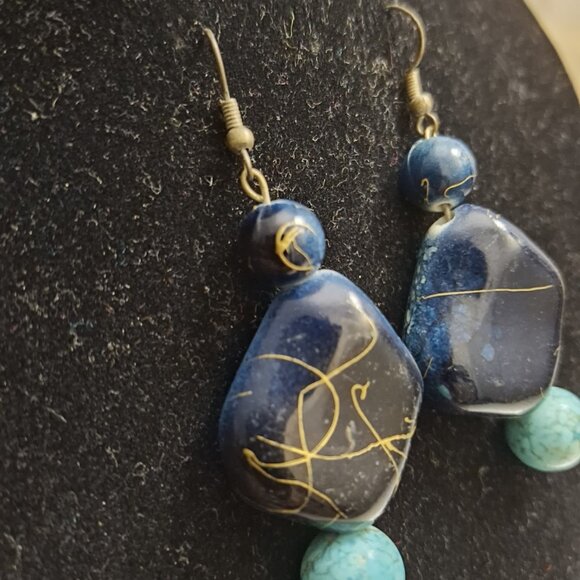 EARRINGS - Picture 1 of 2